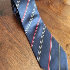 VALENTINO Cravatte Silk Tie Italy Luxury Navy Blue Red Yellow Geometric Mens